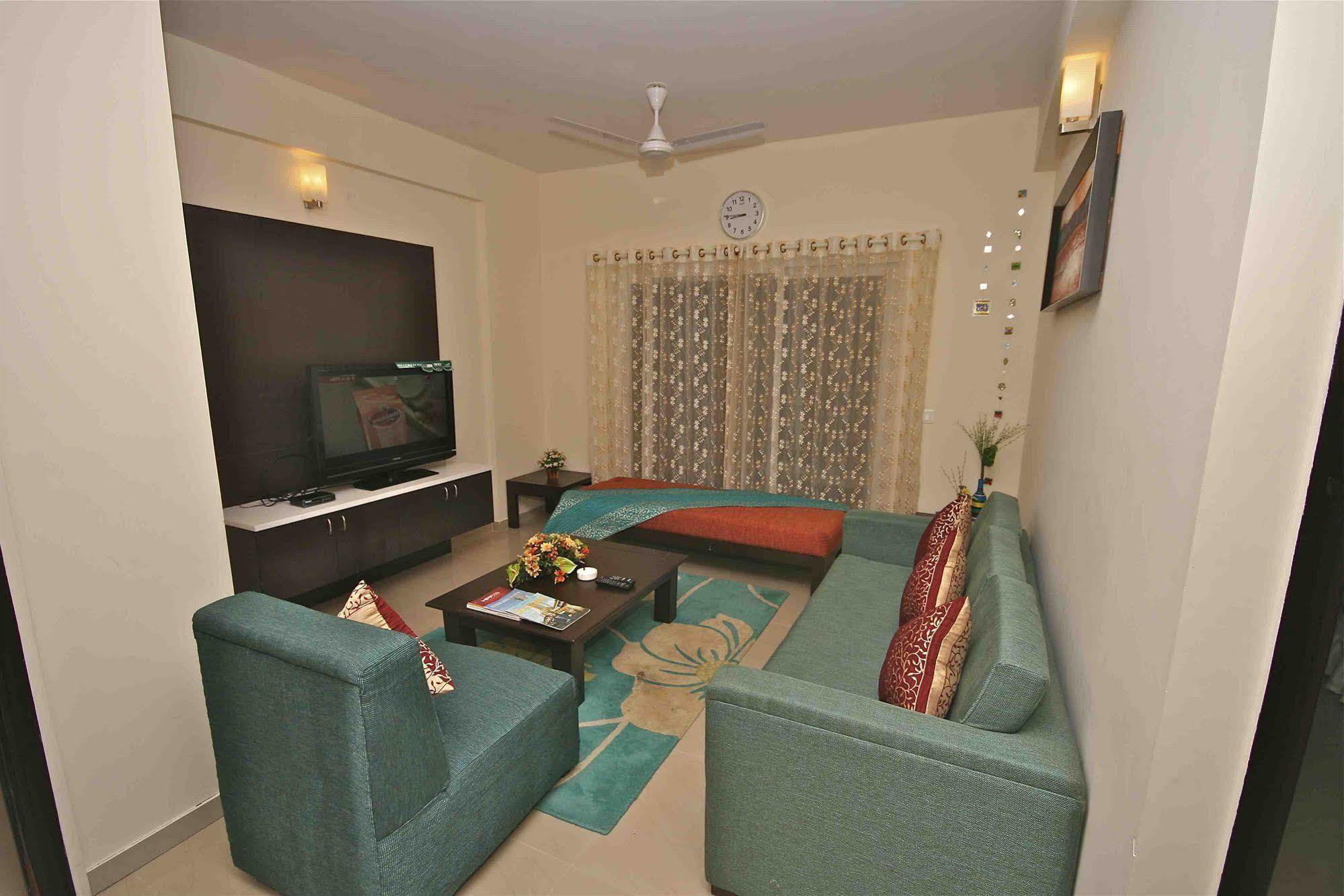 Treebo Trend Sterling Suites Inn Bangalore Bagian luar foto