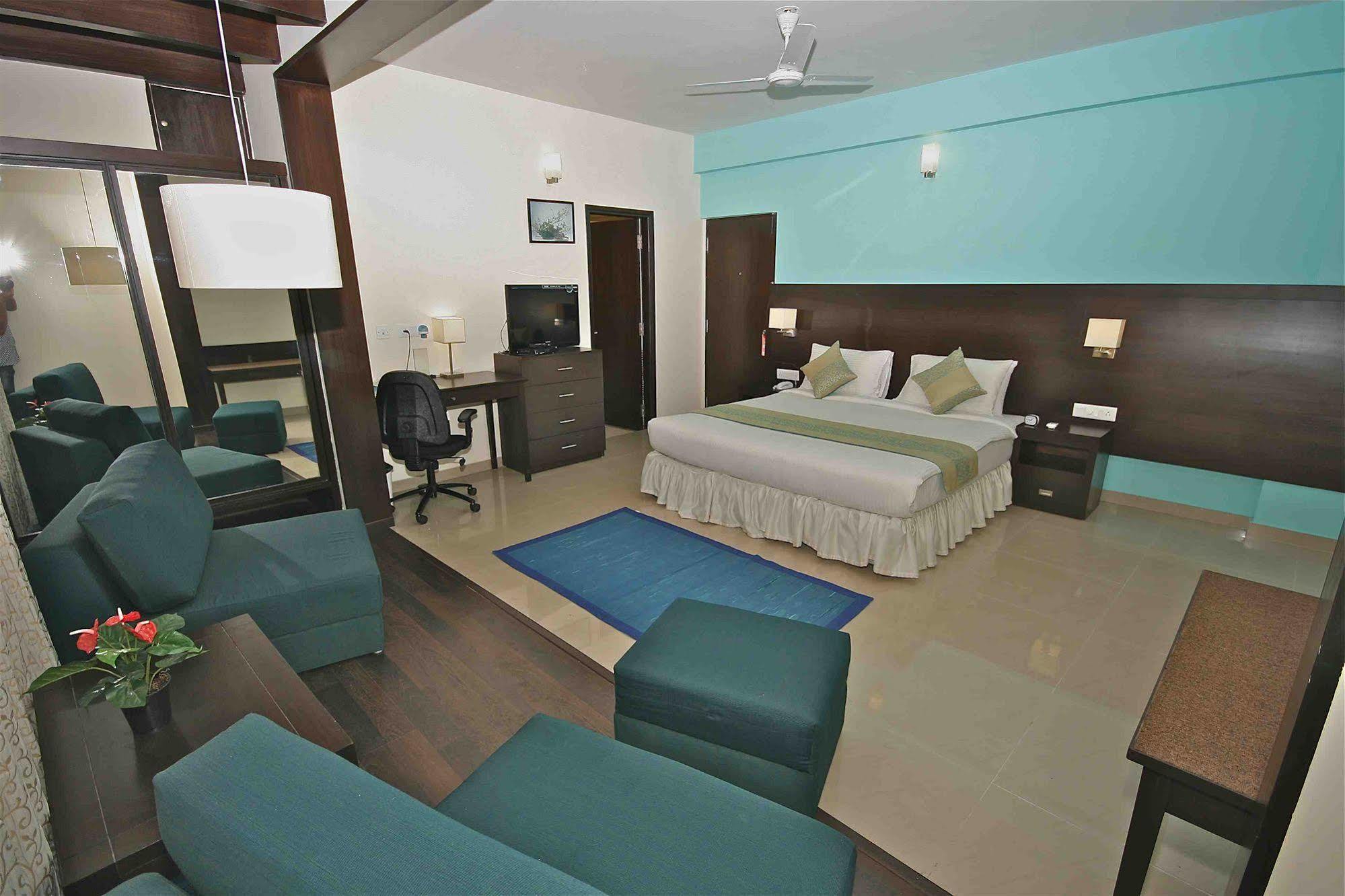 Treebo Trend Sterling Suites Inn Bangalore Bagian luar foto