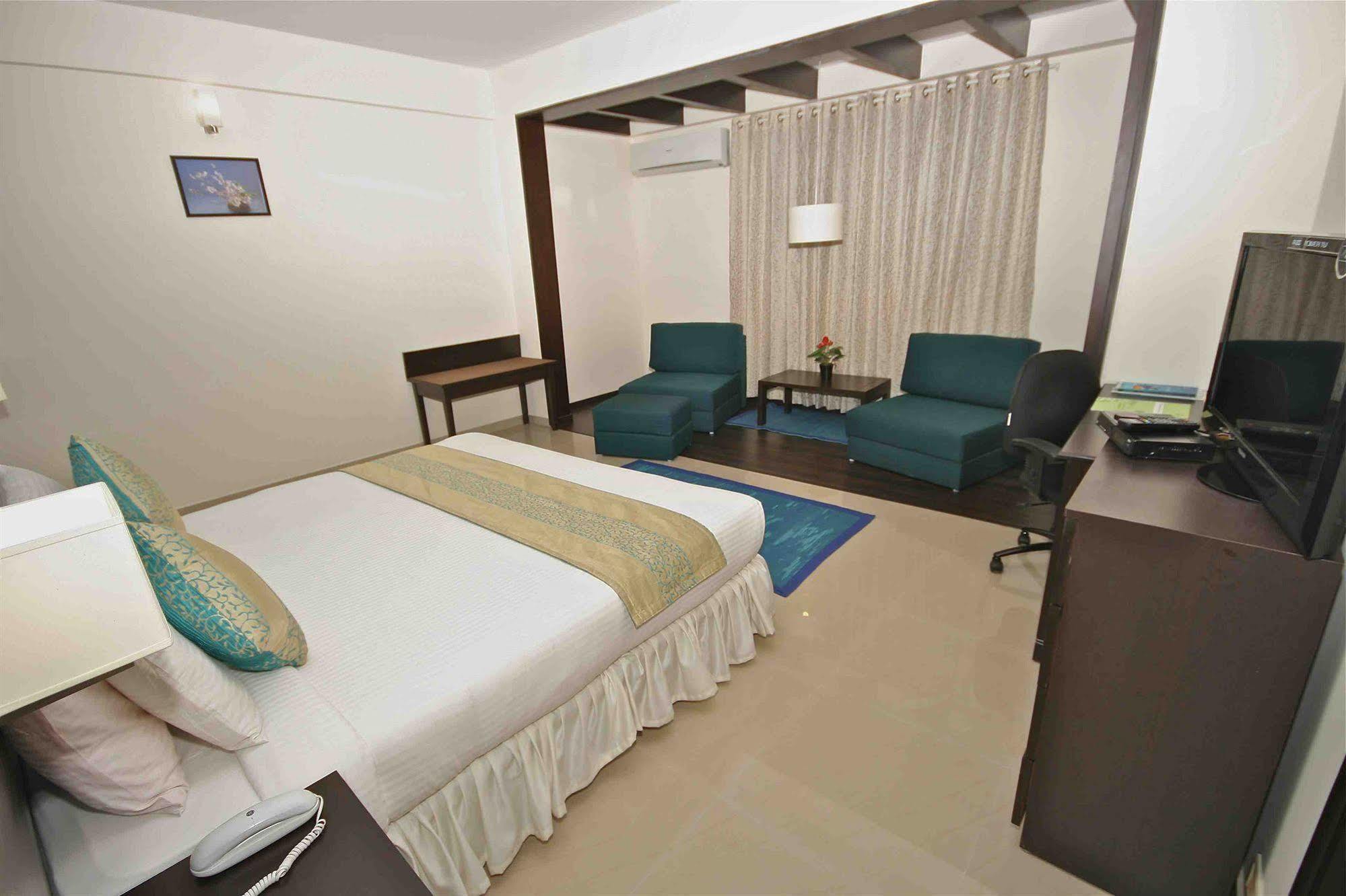 Treebo Trend Sterling Suites Inn Bangalore Bagian luar foto