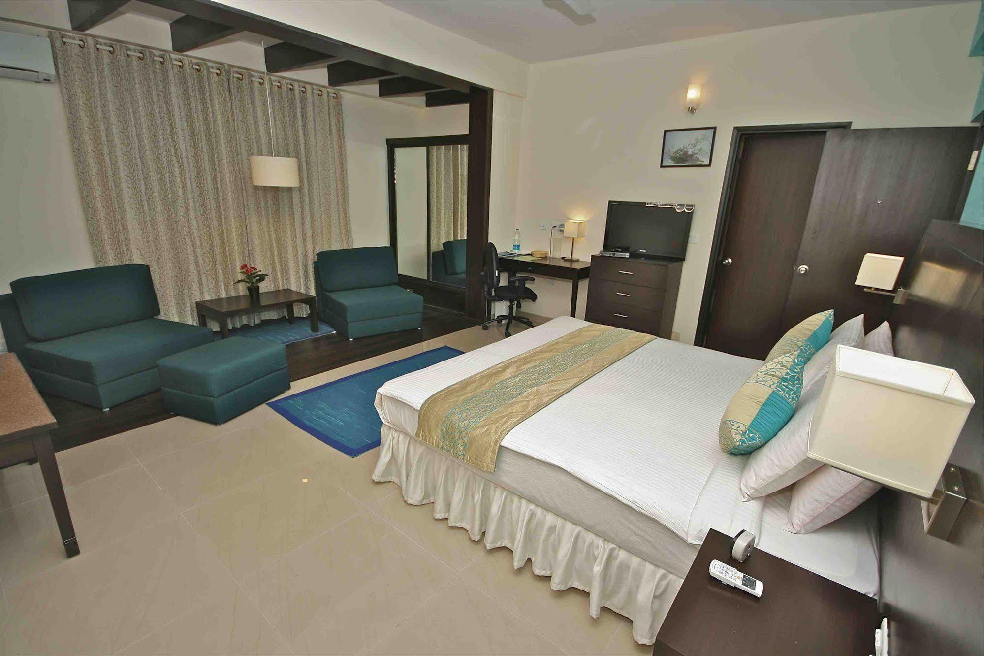 Treebo Trend Sterling Suites Inn Bangalore Bagian luar foto